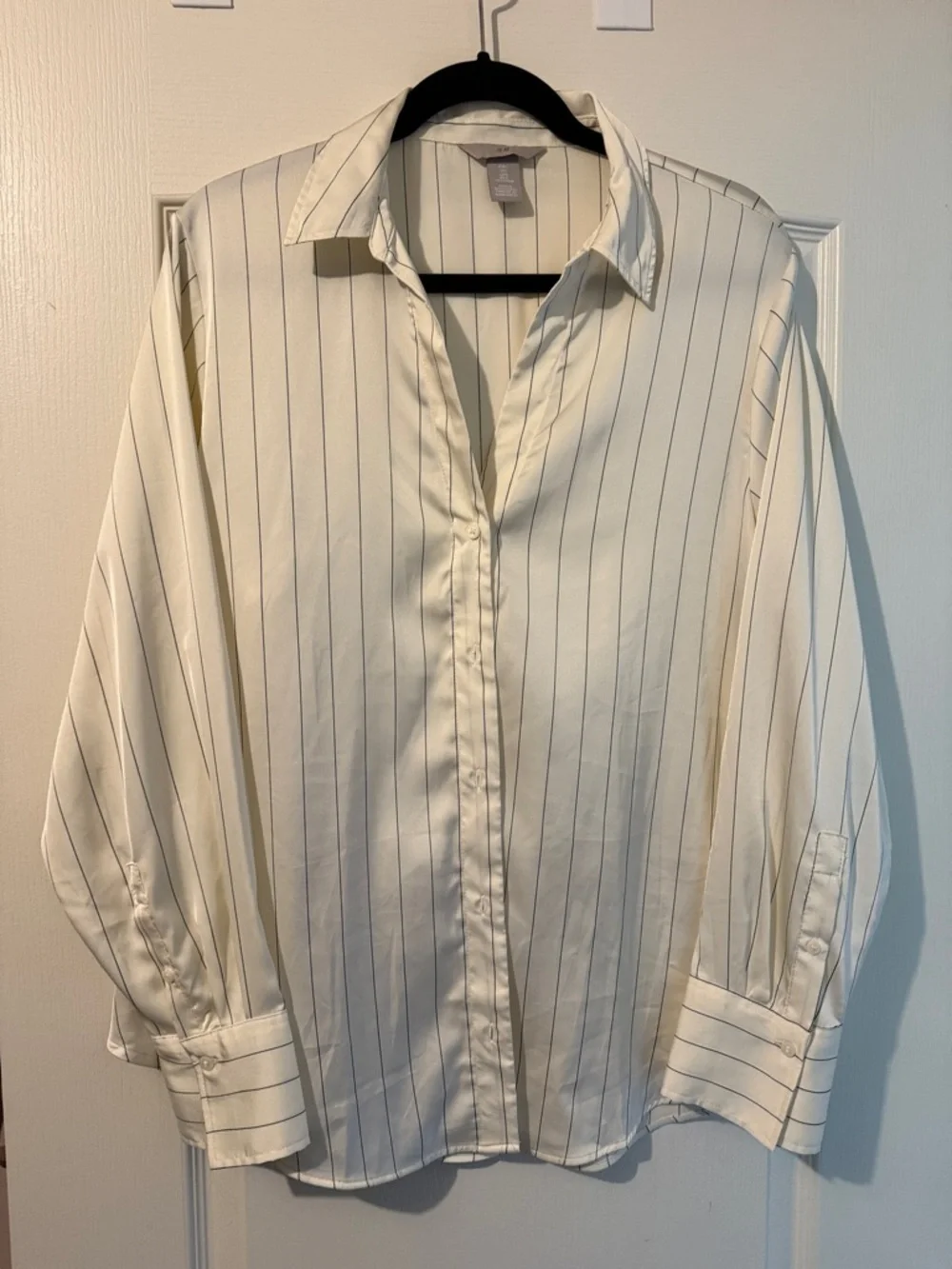 Silk like button up cream blouse size L - Picture 1 of 5